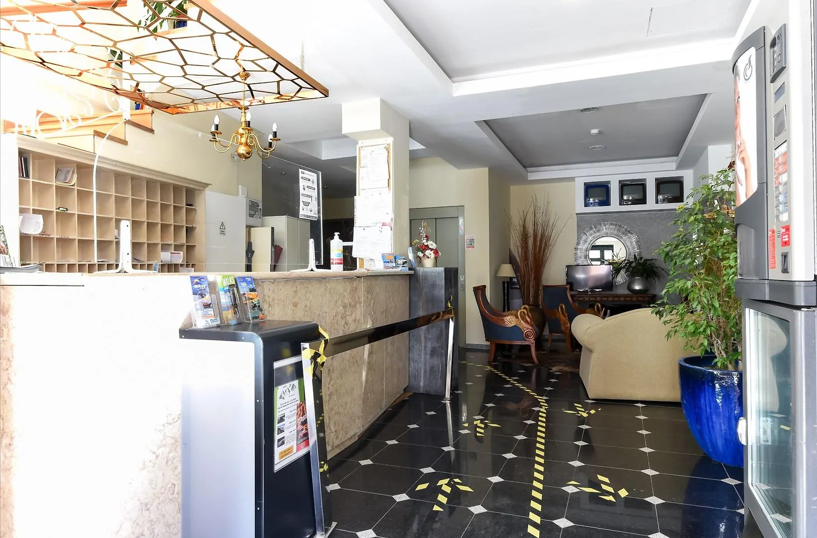 Residencial Colombo Bed & Breakfast Funchal  2*, Funchal (Madeira) Portugal
