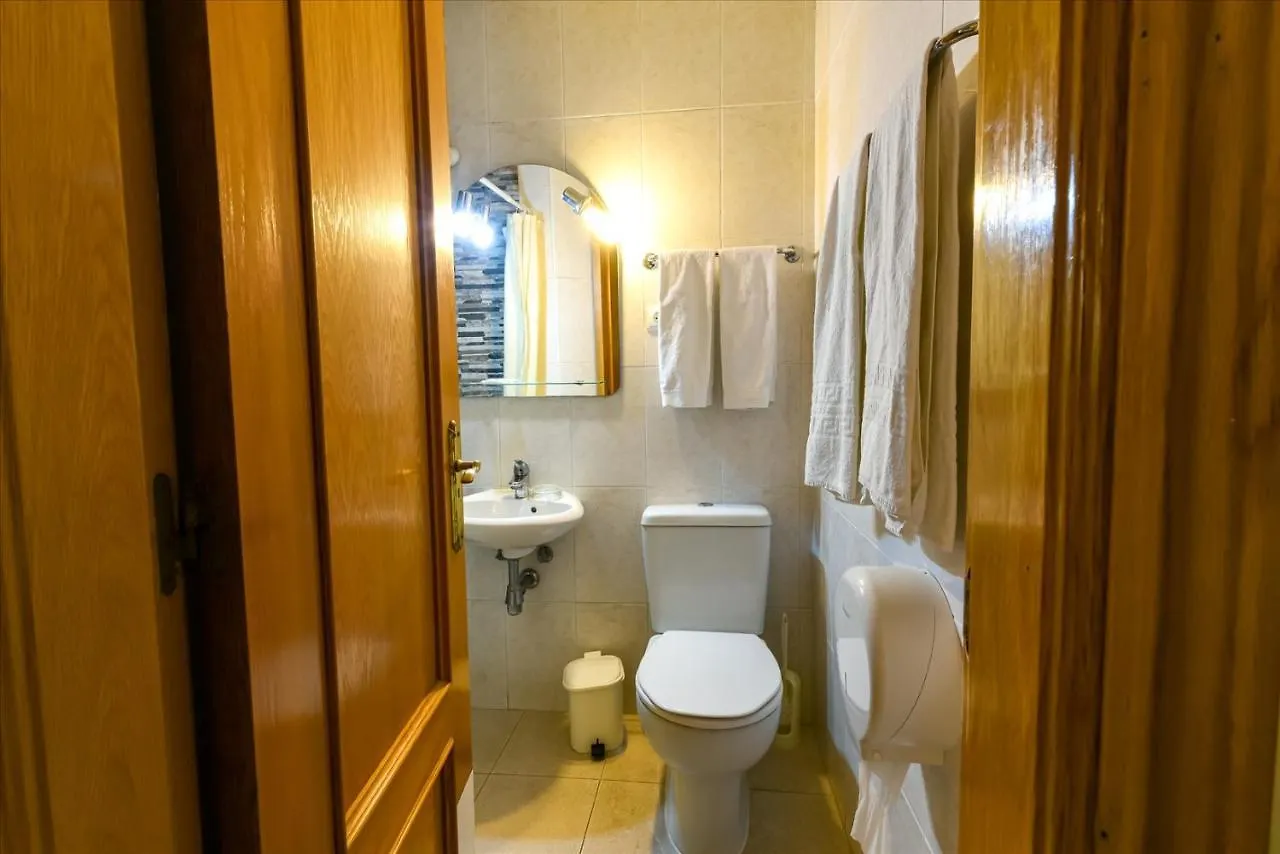 Residencial Colombo Bed & Breakfast Funchal  Funchal (Madeira)