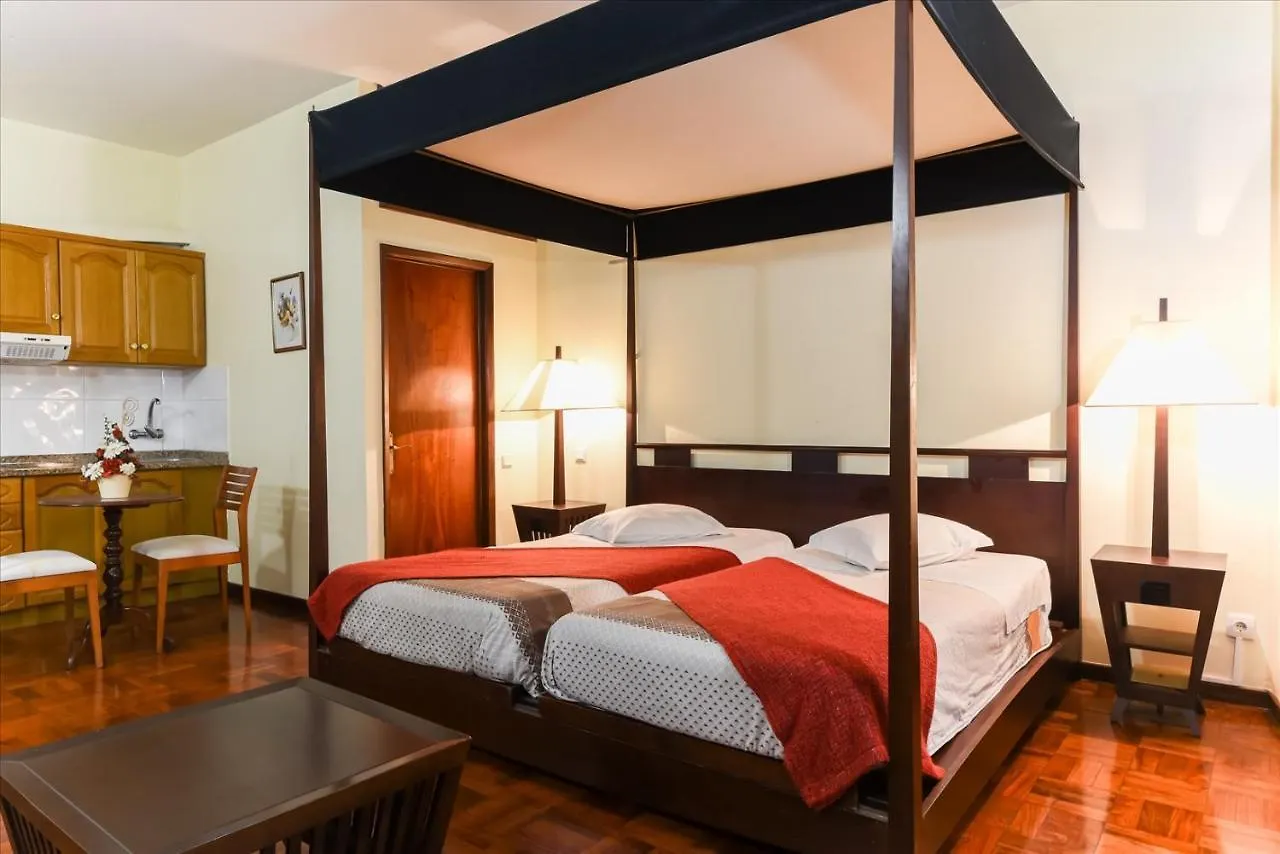 Bed and Breakfast Residencial Colombo Funchal  Nocleg ze śniadaniem Funchal (Madeira)