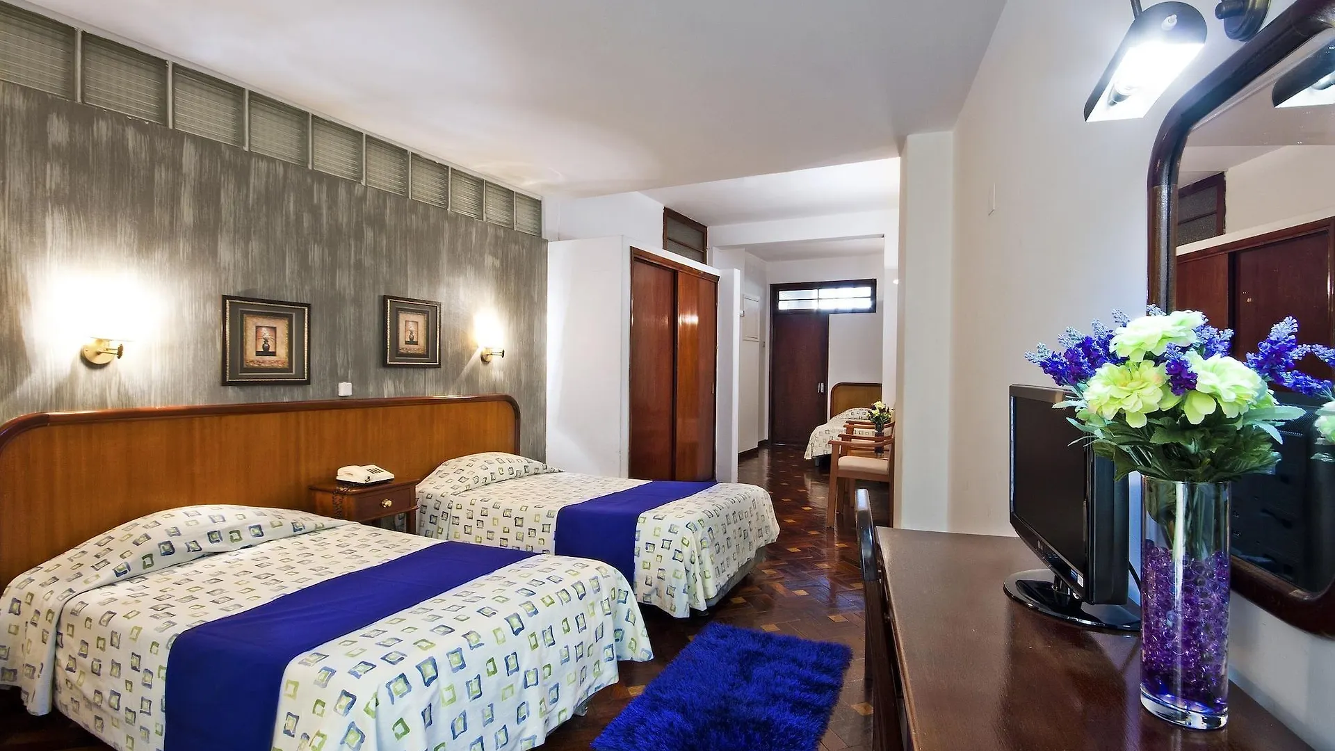 Bed and Breakfast Residencial Colombo à Funchal  Couette-café