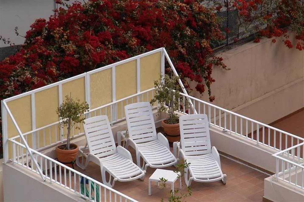 ** Couette-café Bed and Breakfast Residencial Colombo à Funchal  Portugal